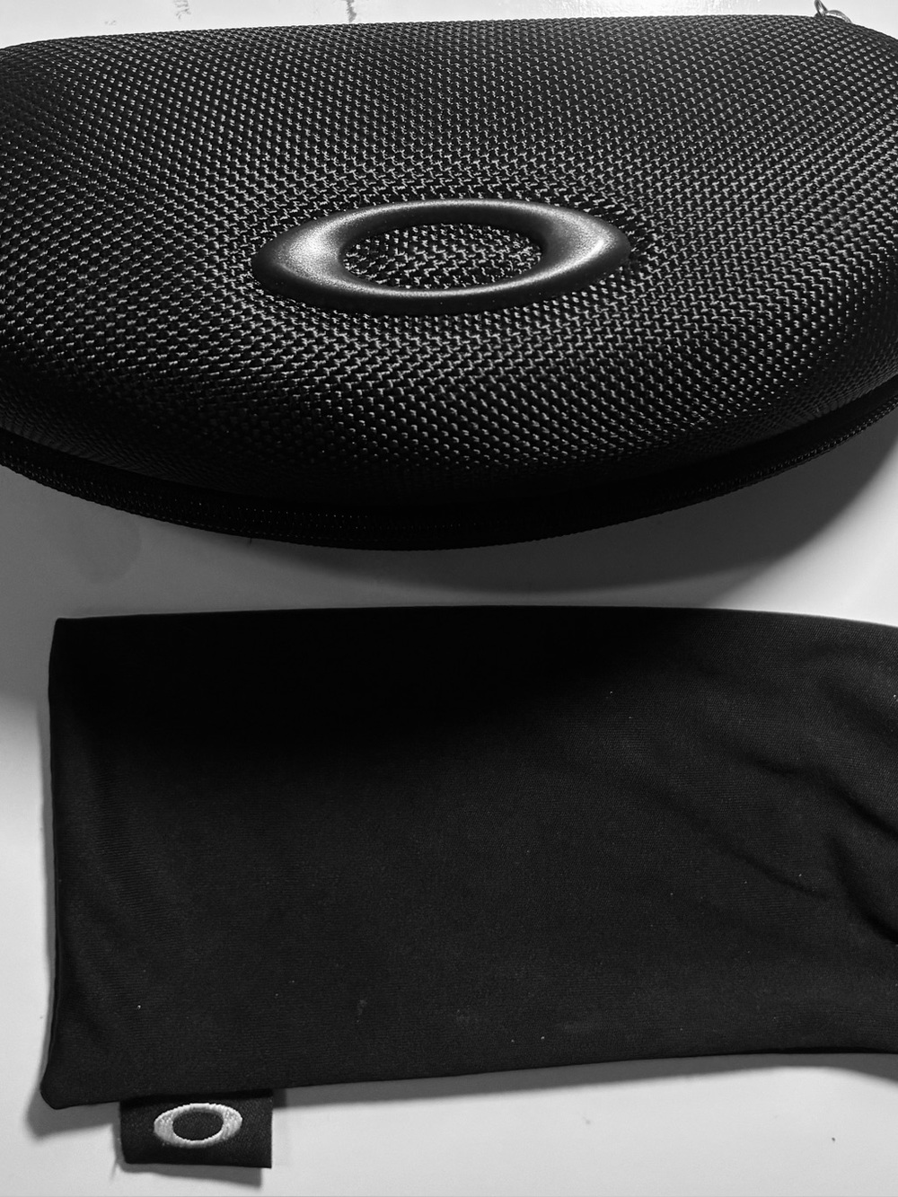 Oakley Black Hard Shell Case with Black Microfiber Pouch